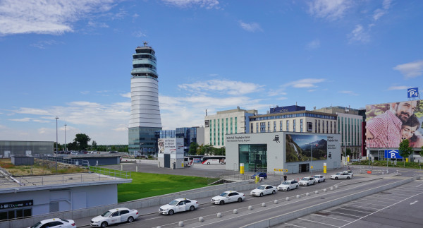 Der Flughafen Wien mit seiner Zugstation